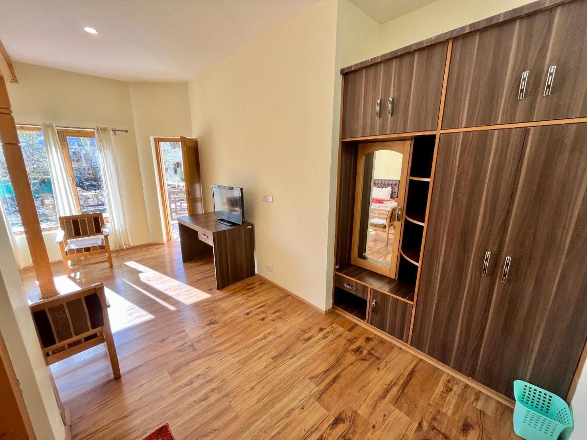 Niri-La Guest House Лех Экстерьер фото