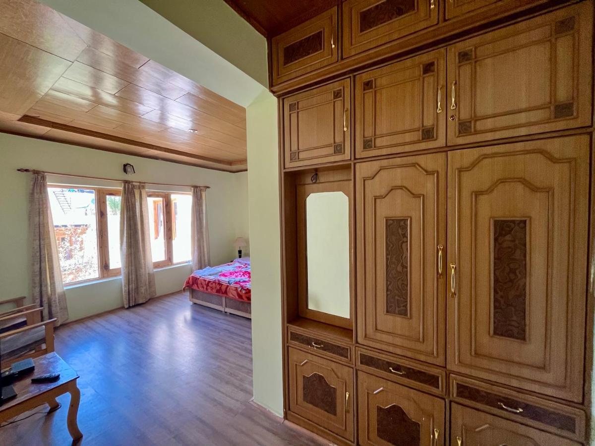 Niri-La Guest House Лех Экстерьер фото